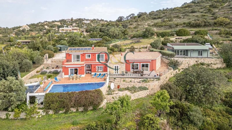 Villa in Estoi - view 1