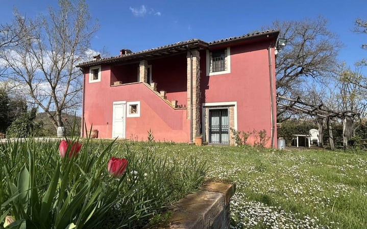 House in Marsciano - view 1