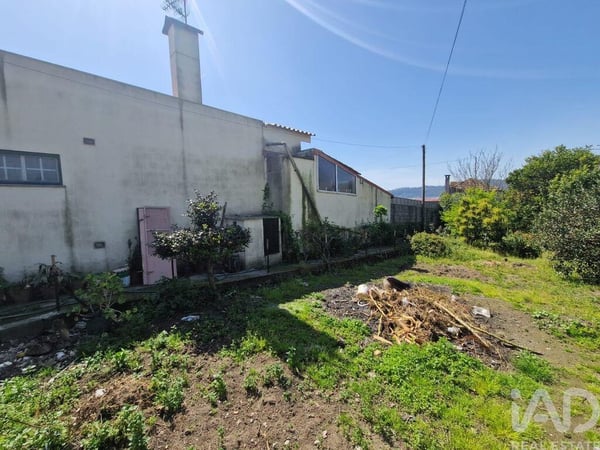 House in Santa Marta de Portuzelo - view 1