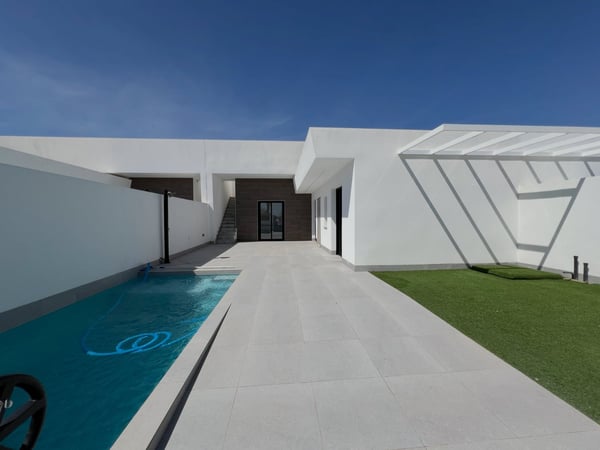 Villa in Roldan - view 1