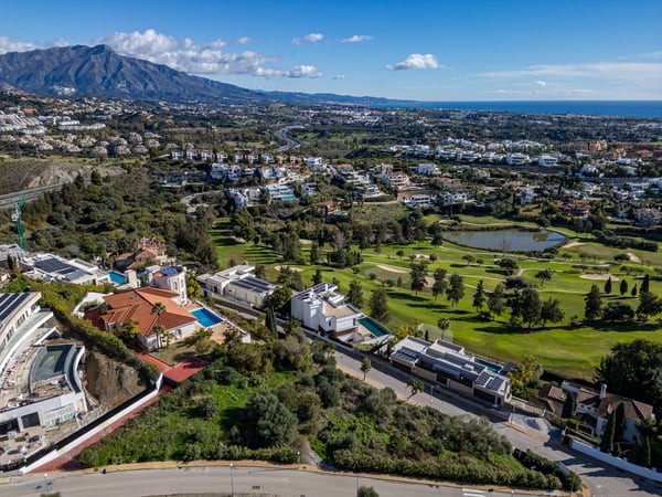 Land in El Paraiso - view 1