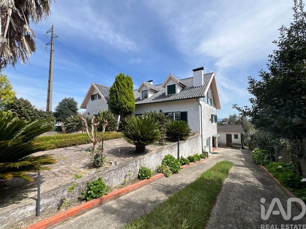 House in Lajeosa do Dao - view 1
