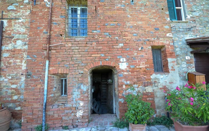 House in Monteleone d'Orvieto - view 1