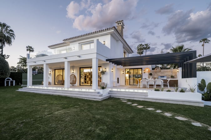 Villa in Nueva Andalucia - view 1