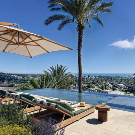 Villa in Nueva Andalucia - view 1