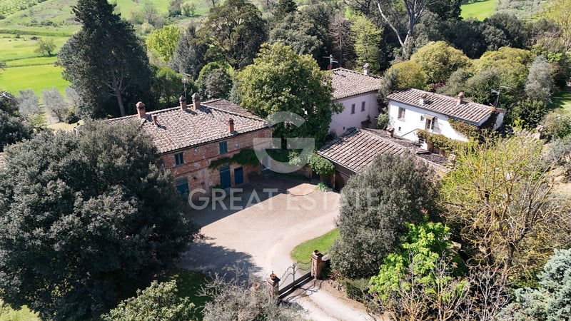 House in Foiano della Chiana - view 1
