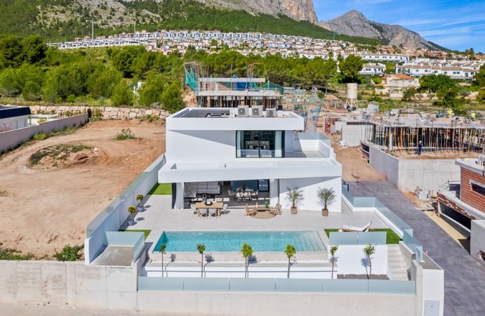 Villa in Polop - view 1