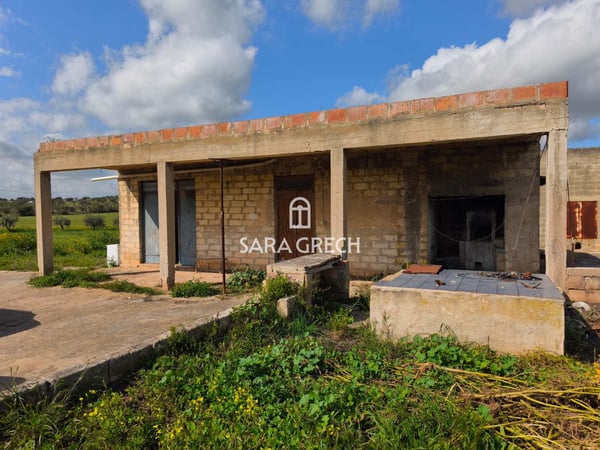 House in Qala - view 1