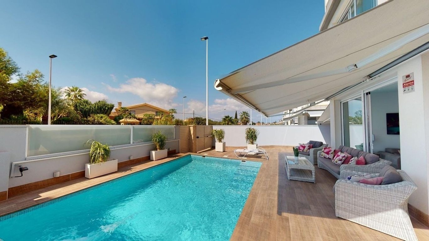 Villa in Torrevieja - Image 2