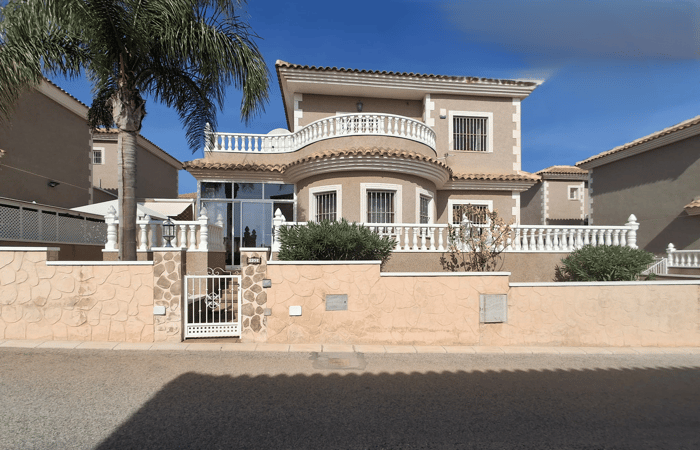 Villa in Los Balcones - view 1
