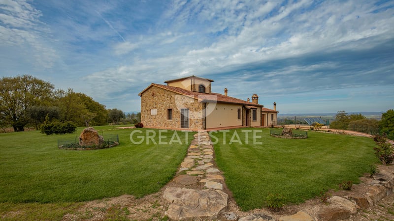 House in Manciano - view 1