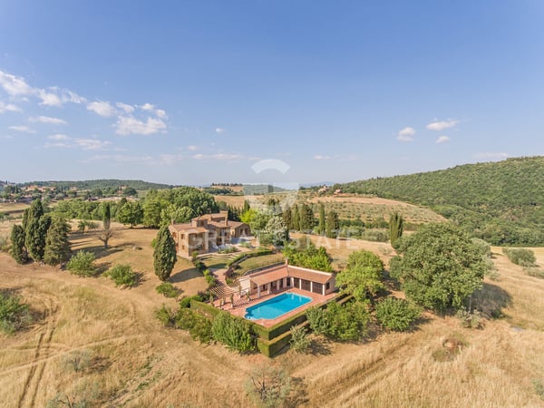 House in Torrita - view 1