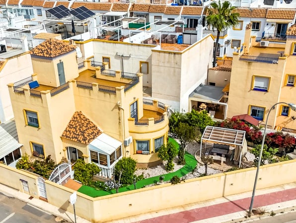 Villa in Urbanizacion los Balcones - view 1