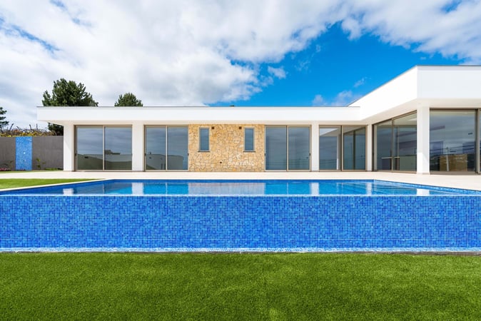 Villa in Estreito da Calheta - view 1