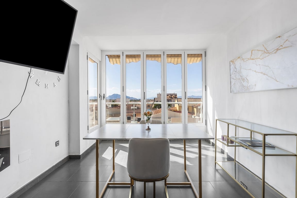 Apartment in Daya Nueva - Image 5