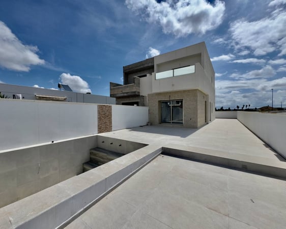 Villa in Daya Nueva - view 1