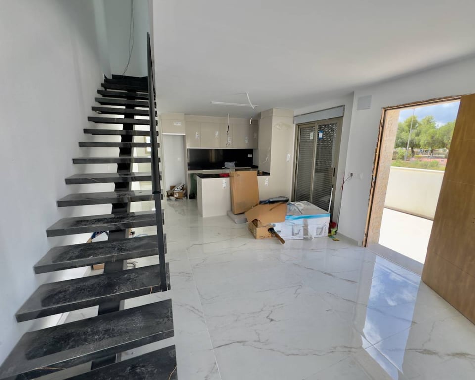 Villa in Daya Nueva - Image 4