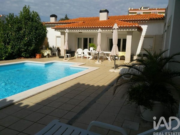 House in Nossa Senhora da Piedade - view 1