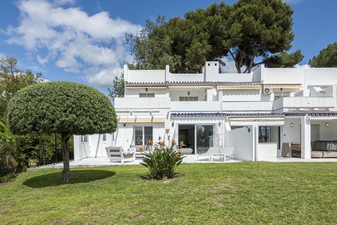 House in Nueva Andalucia - view 1