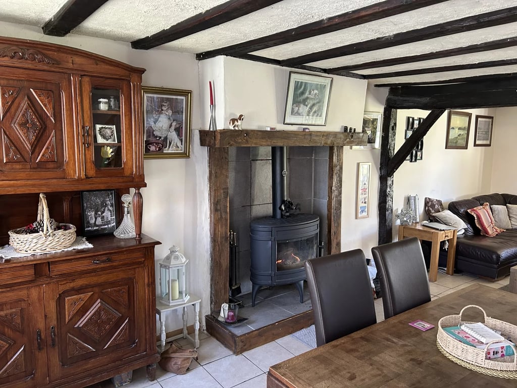 House in Arrenes - Image 3