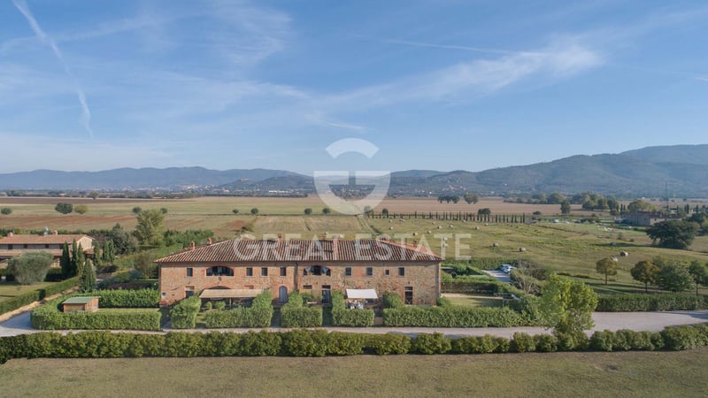 House in Cortona - view 1