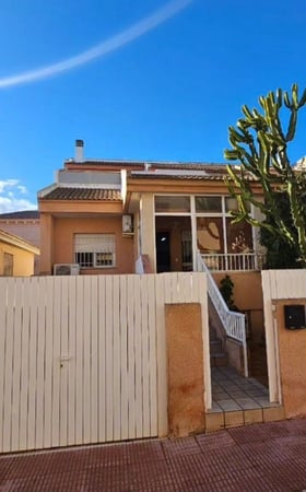 House in Los Alcazares - view 1