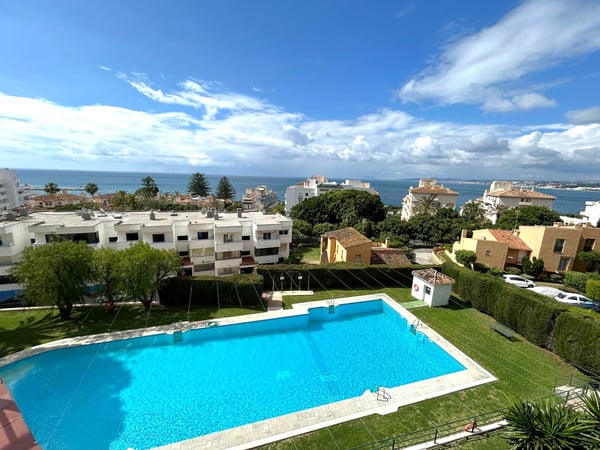 Apartment in Estepona - view 1