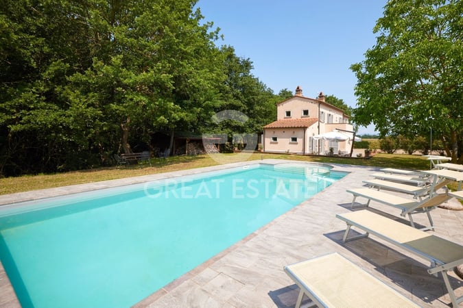 House in Cortona - view 1