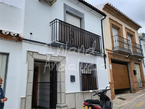 House in Antequera - view 1