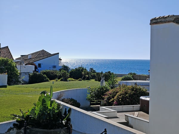Villa in Estepona - view 1
