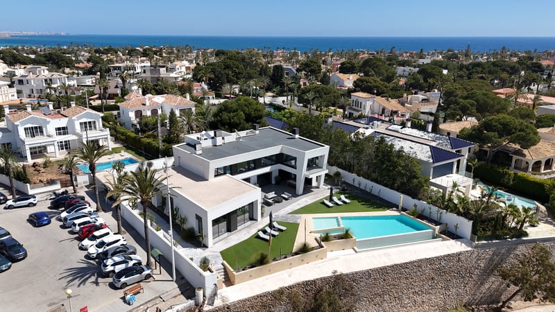 House in Alicante - view 1