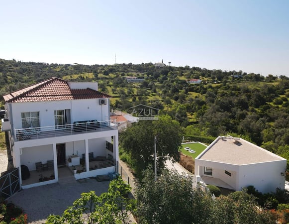 Villa in Sao Faustino - view 1
