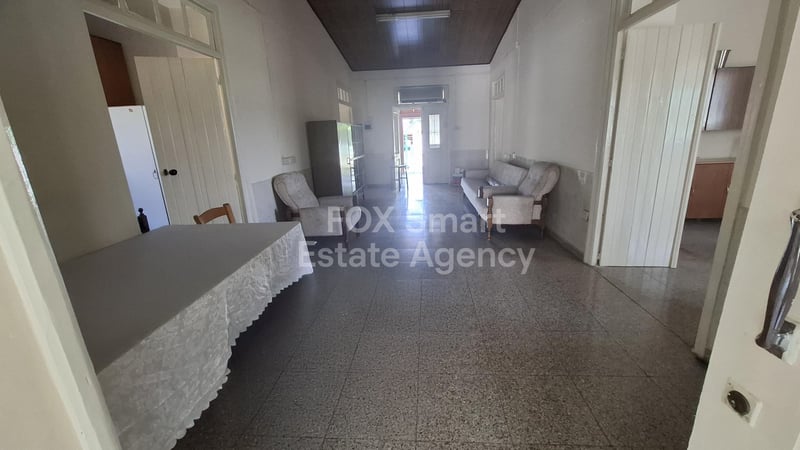 House in Pera - view 1