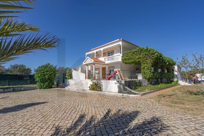 Villa in Faro - view 1