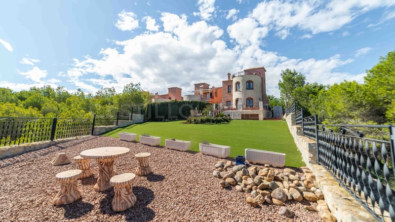 Villa in San Miguel de Salinas - view 1