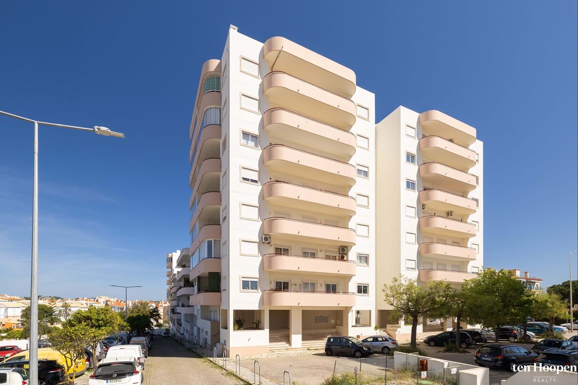 Apartment in Lagos - Image 2