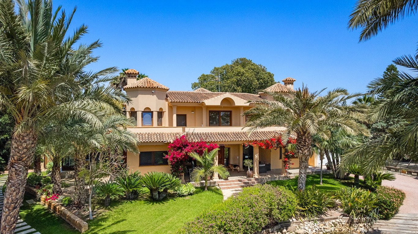 Villa in Elche - Image 2