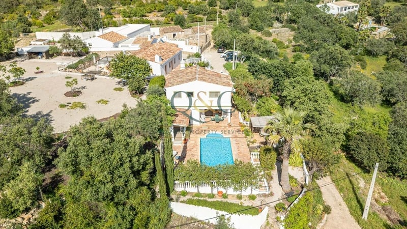 Villa in Estoi - view 1