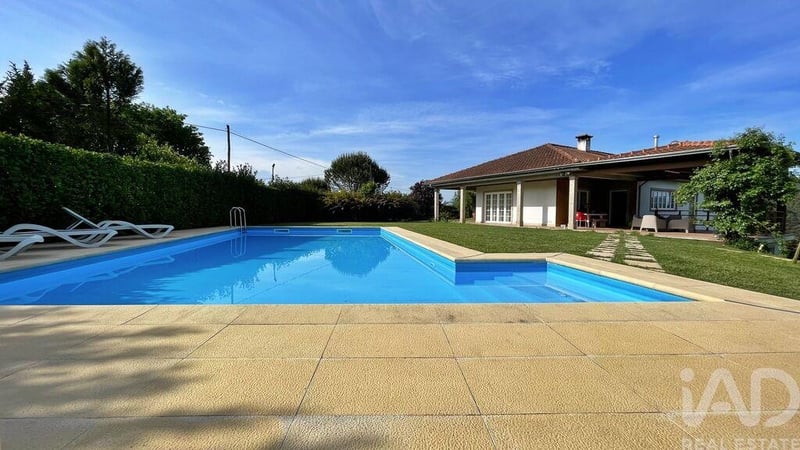 House in Fonte Arcada - view 1
