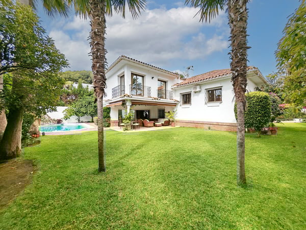 Villa in Marbella - view 1
