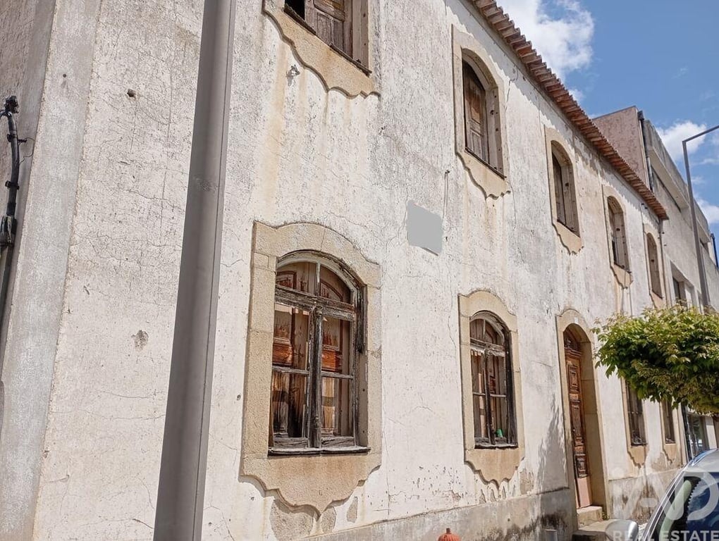 House in Vila Nova de Foz Coa - Image 2