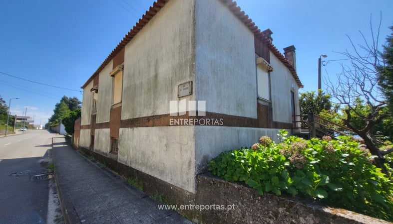 House in Areosa - view 1