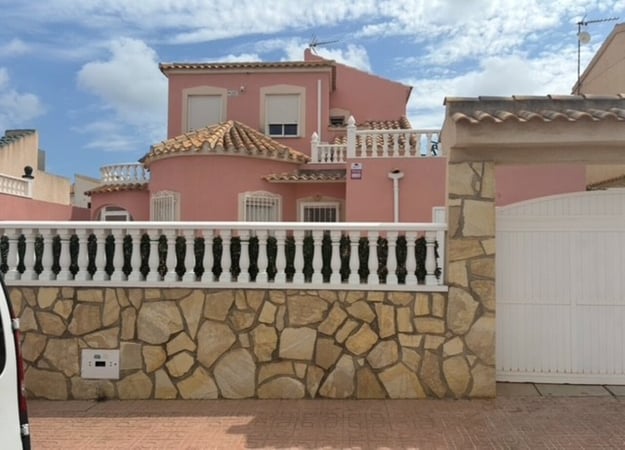 Villa in Urbanizacion los Balcones - view 1