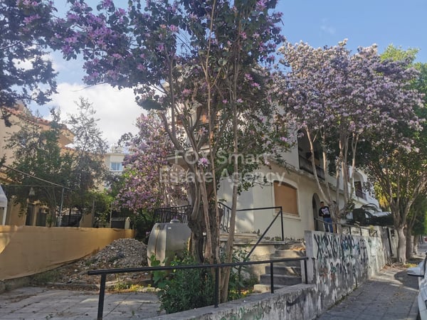 House in Ayioi Omoloyites - view 1