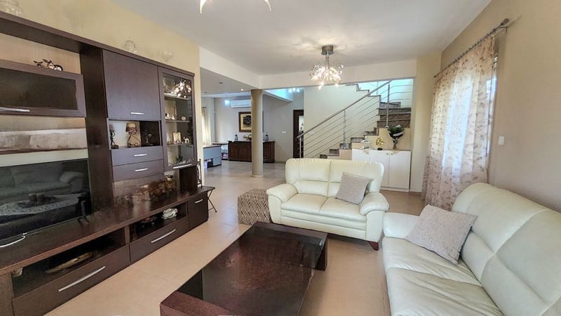 House in Ypsonas - view 1