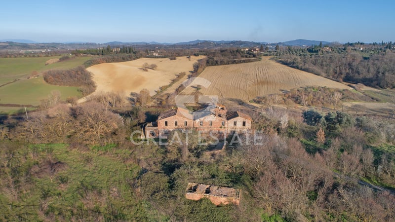 House in Chiusi - view 1