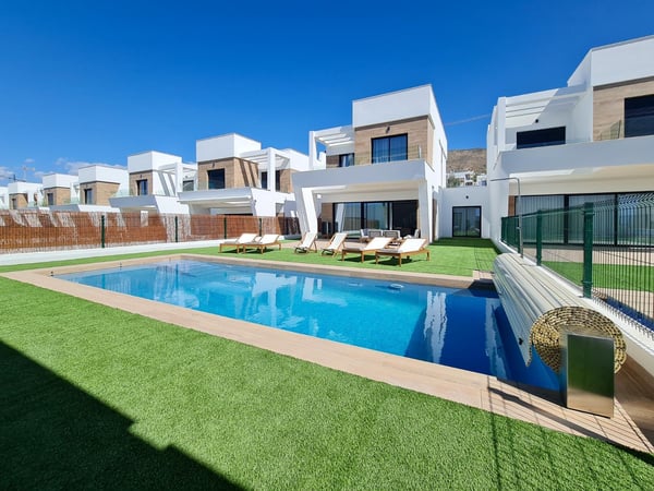 Villa in Finestrat - view 1