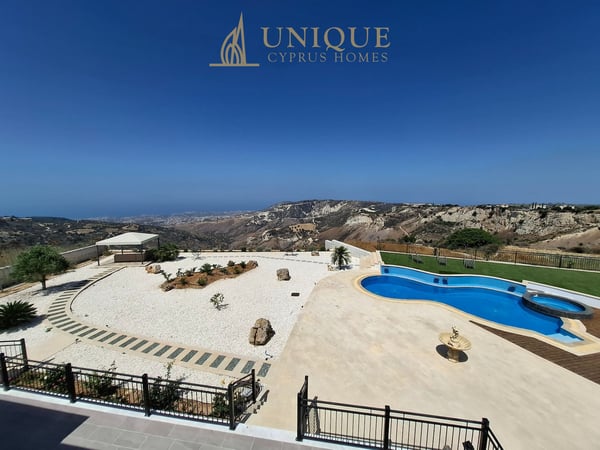 House in Kathikas - view 1