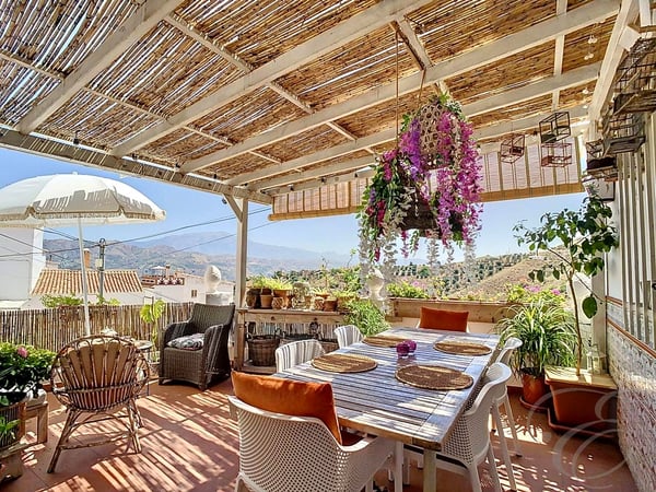 House in Cutar - view 1