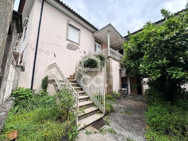 Villa in Abraveses - view 1